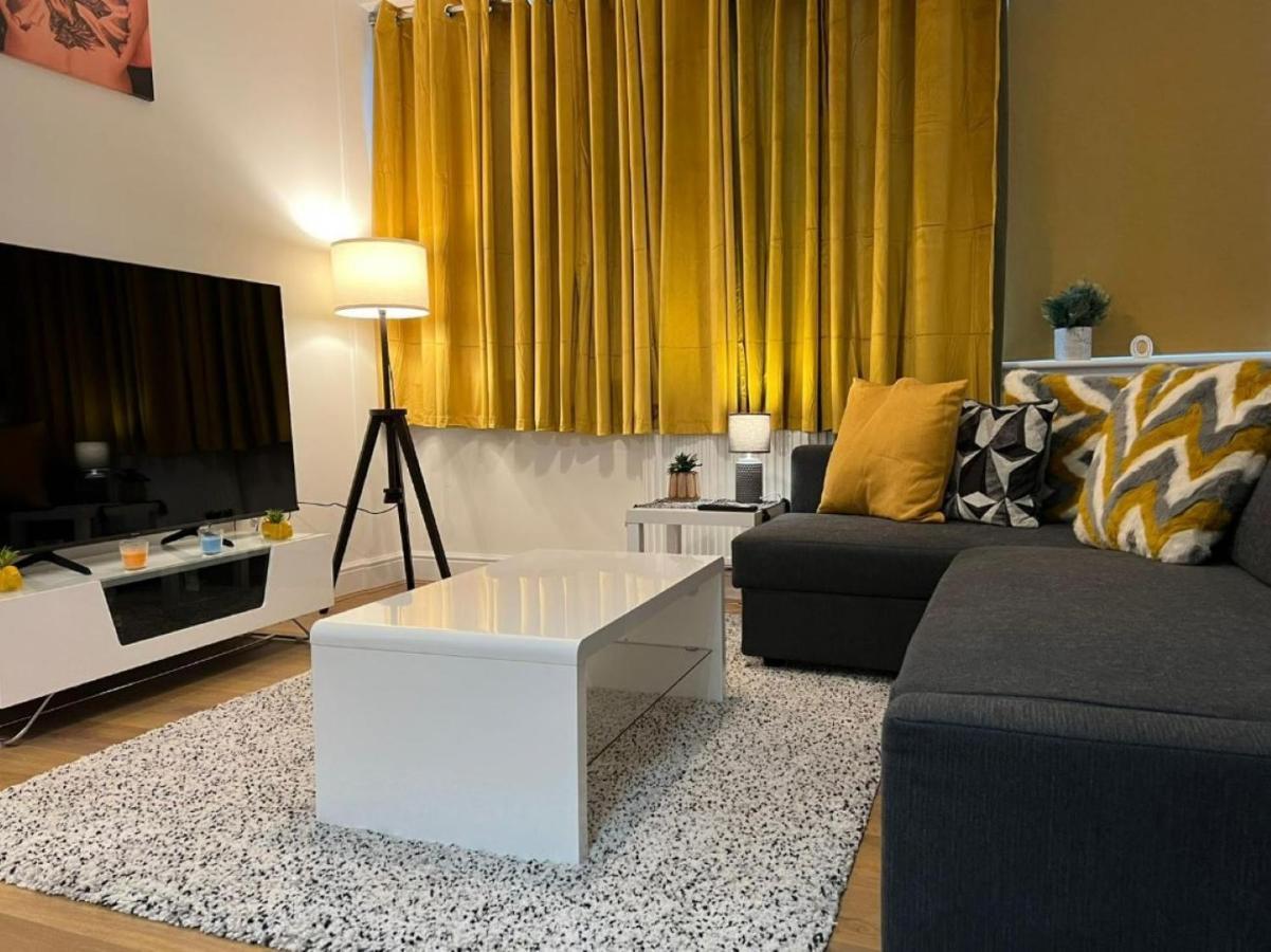 Апартаменты Modern And Stylish 1Bed Flat Баркинг Экстерьер фото